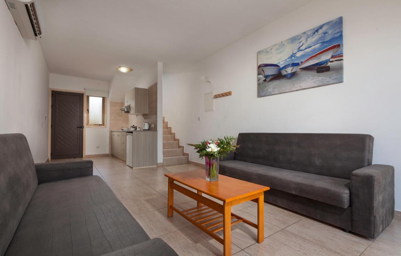 פרוטאראס Penelope Beach Hotel Apts מראה חיצוני תמונה