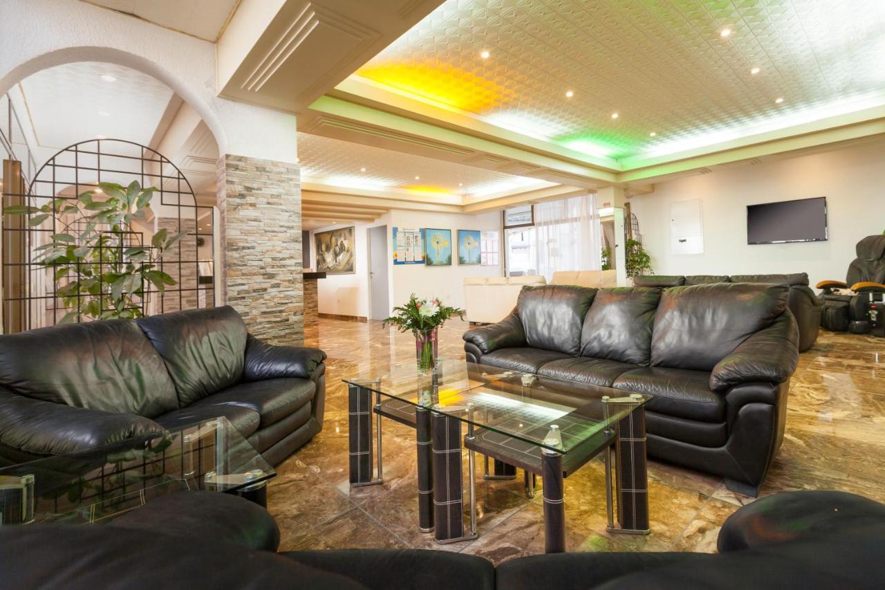 פרוטאראס Penelope Beach Hotel Apts מראה חיצוני תמונה