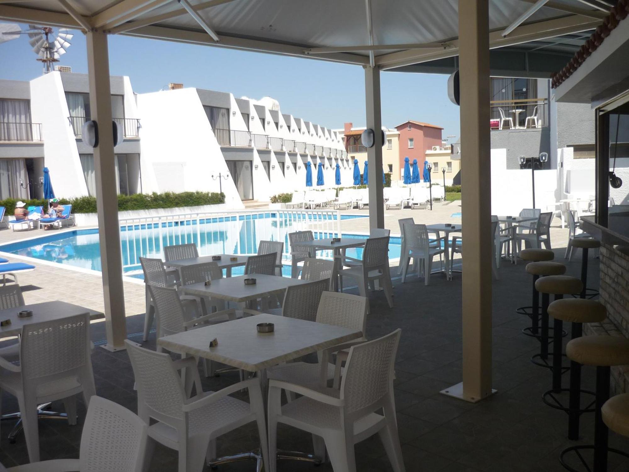 פרוטאראס Penelope Beach Hotel Apts מראה חיצוני תמונה