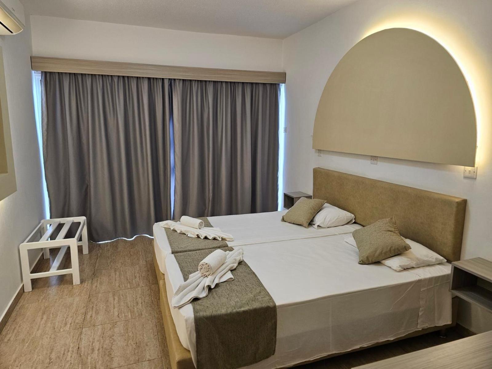 פרוטאראס Penelope Beach Hotel Apts מראה חיצוני תמונה